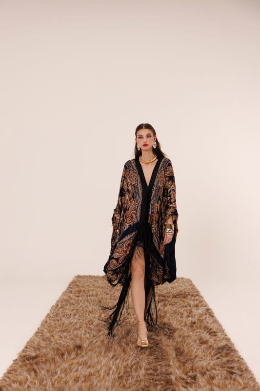 Alhambra Nights %100 saf ipek püskül detaylı kaftan elbise boydan görünüm