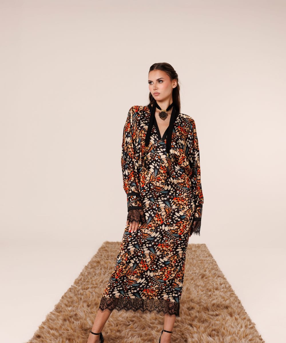 Butterfly Effect %100 saf ipek desenli couture maxi elbise tam boy görünüm