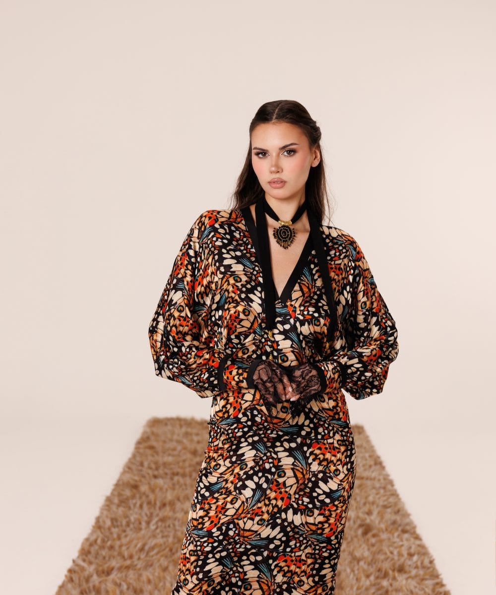 Kelebek desenli saf ipek Butterfly Effect elbise detay görünüm