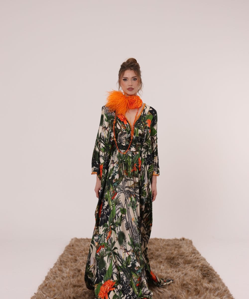 Flamingo %100 saf ipek tropikal desenli uzun kaftan elbise boydan görünüm