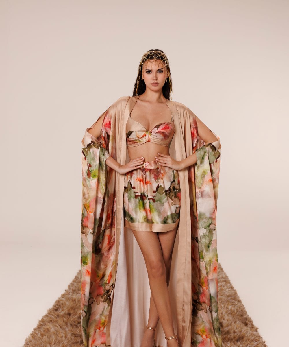 %100 saf Mulberry ipek kumaştan Golden Alhambra şort ve bustiyer set detay görünüm