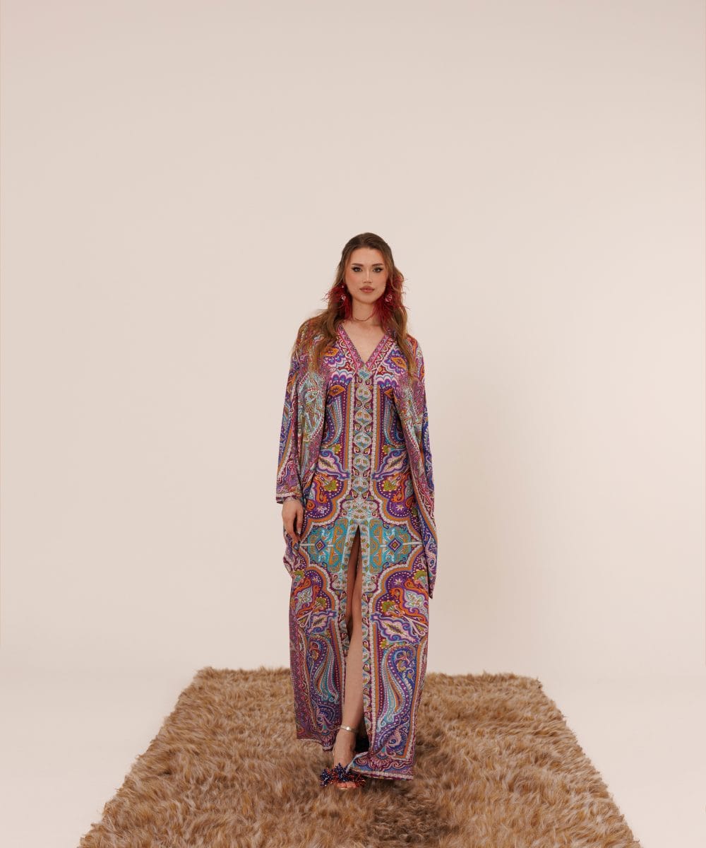 Royal Alhambra saf ipek desenli kaftan elbise ön görünüm yırtmaç detaylı