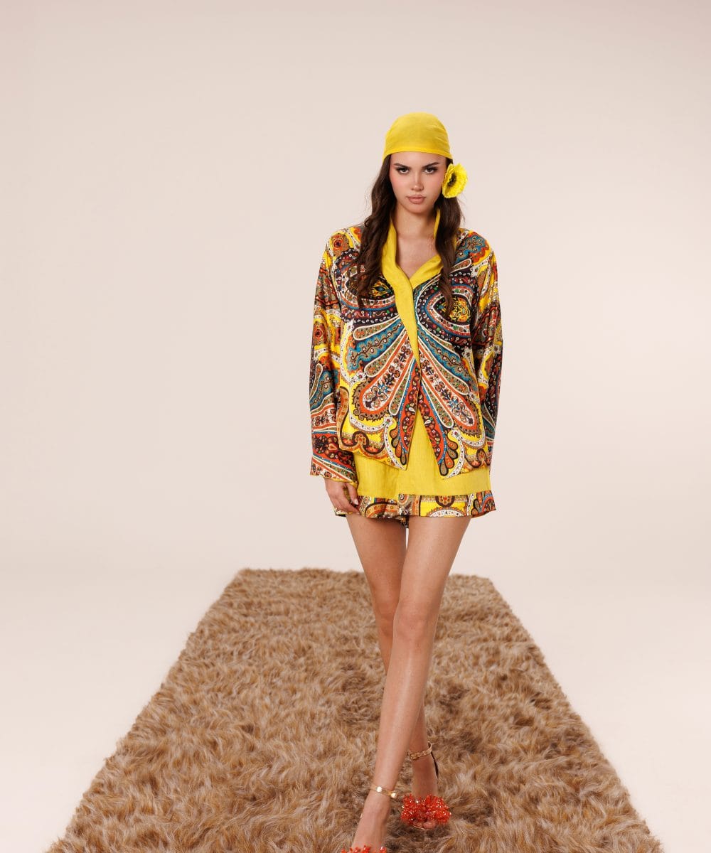 Solaris %100 saf ipek keten sarı desenli kimono ve şort takım boydan görünüm