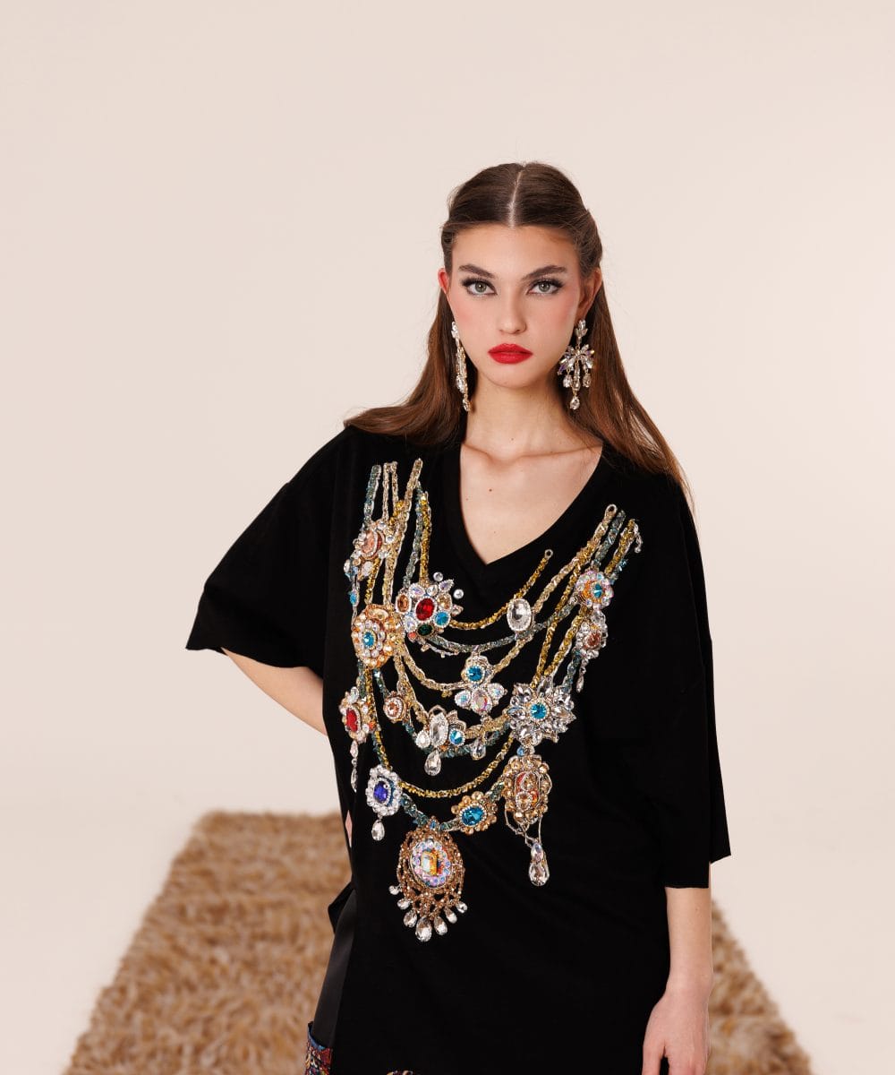 The Jewel Tshirt siyah bambu kumaş taş işlemeli luxury gömlek ön görünüm